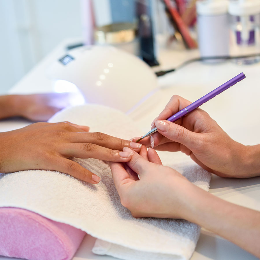 LA NAILS & SPA